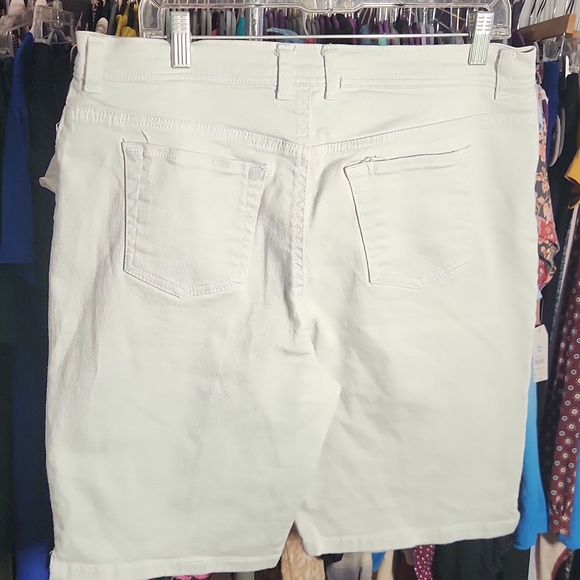 Sold - Picture 2 of 4